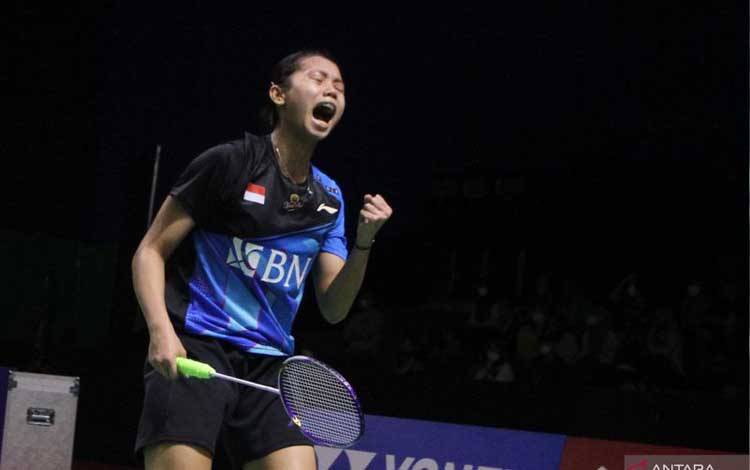 Pebulu tangkis tunggal putri Indonesia, Ruzana berselebrasi usai mengalahkan lawannya pebulu tangkis asal Malaysia, Goh Jin Wei dalam babak 16 besar Mansion Sport Indonesia International Challenge 2022 di Platinum Arena, Malang, Jawa Timur, Kamis (13/10/2022). ANTARA FOTO/Ari Bowo Sucipto/foc.