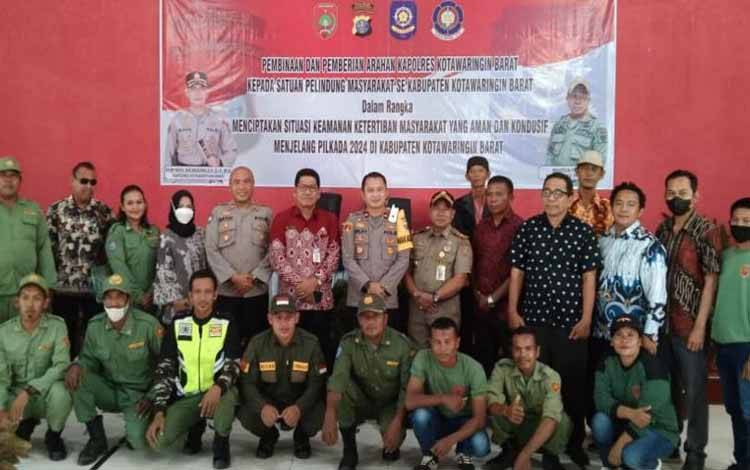 Jaga Kamtibmas Jelang Pilkada 2024, Anggota Linmas Seluruh Kobar Diberikan Pembinaan
