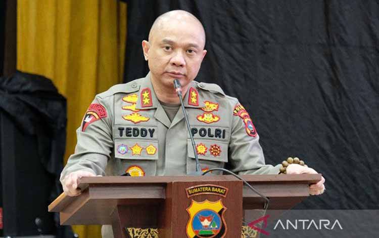 Inspektur Jenderal Polisi Teddy Minahasa. Foto pada saat dia menjadi kepala Polda Sumatera Barat. ANTARA/HO-Polda Sumatera Barat