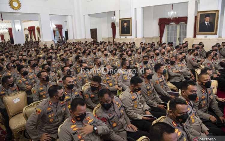 Jokowi Minta Kapolri Tindak Tegas Polisi yang Rusak Kepercayaan Publik