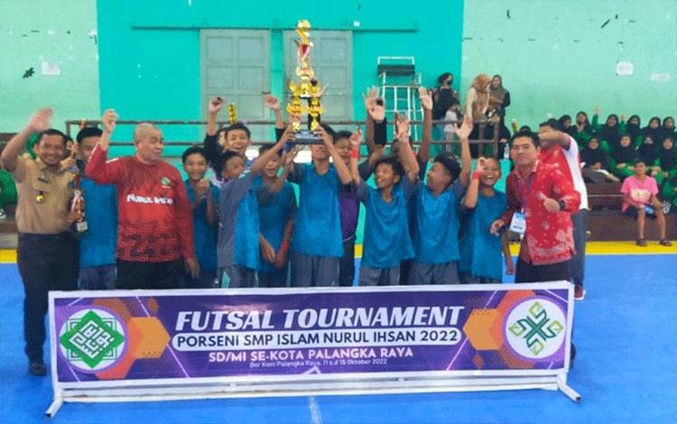 MIN 2 Pahandut Juara Futsal Porseni Nurul Ihsan 2022