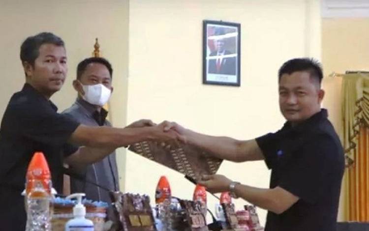 Pemkab Lamandau Tanggapi Pemandangan Umum Fraksi ?