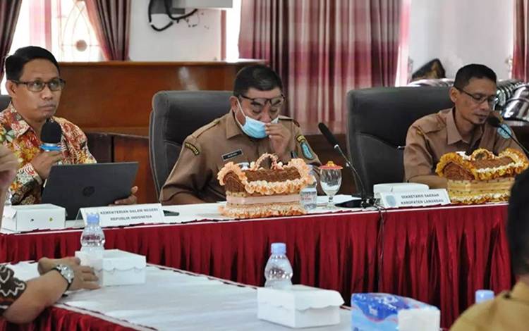 Pemkab Lamandau Bahas Naskah Akademis Ranperda PDRD ?