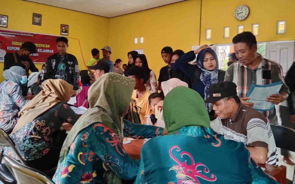 Warga Antusias Datangi Pelayanan Jemput Bola Disdukcapil Seruyan