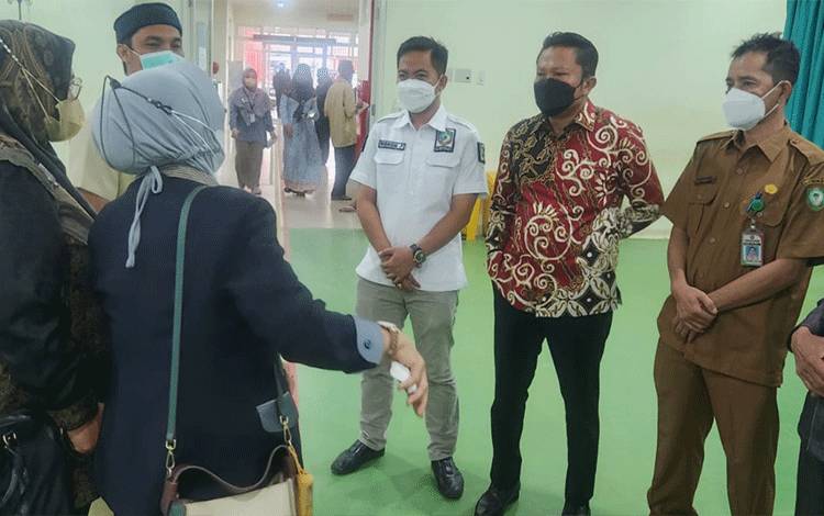 Dokter Telat Datang Sebabkan Antrean Panjang Layanan RSUD dr Murjani Sampit