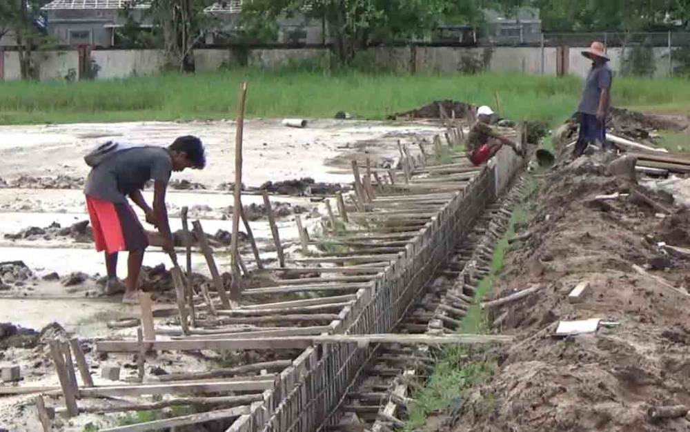 Hujan Deras Tak Jadi Masalah dalam Pelaksanaan Renovasi Stadion 29 Nopember Sampit