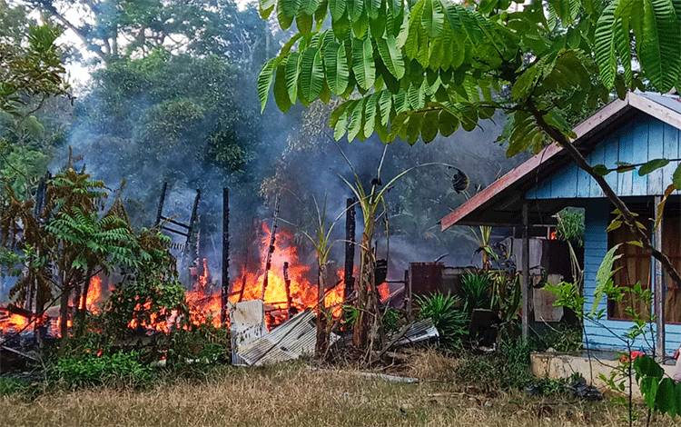 Rumah Warga di Desa Anjir Pulang Pisau Hangus Terbakar?