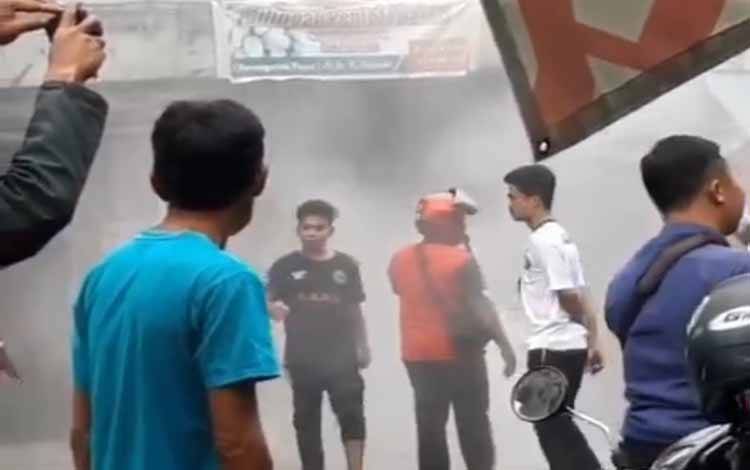 Akibat Meteran Listrik Meledak, Tempat Penggilingan Pentol Nyaris Terbakar?