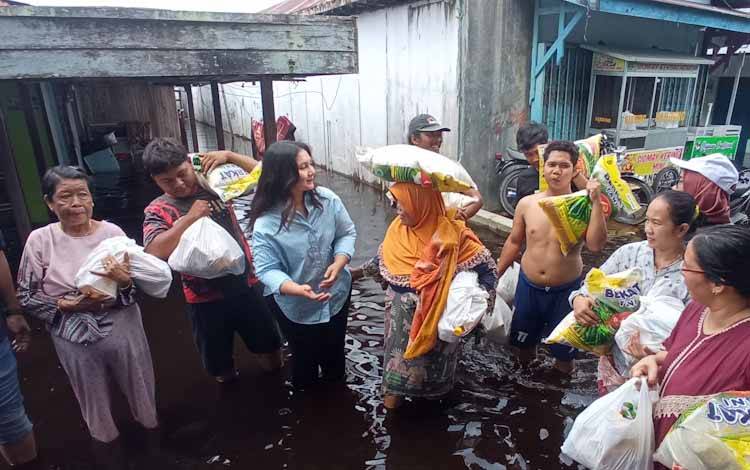Owner CBI Group H. Abdul Rasyid AS Perintahkan Jajaran Manajemen Terus Salurkan Bantuan kepada Korban Banjir