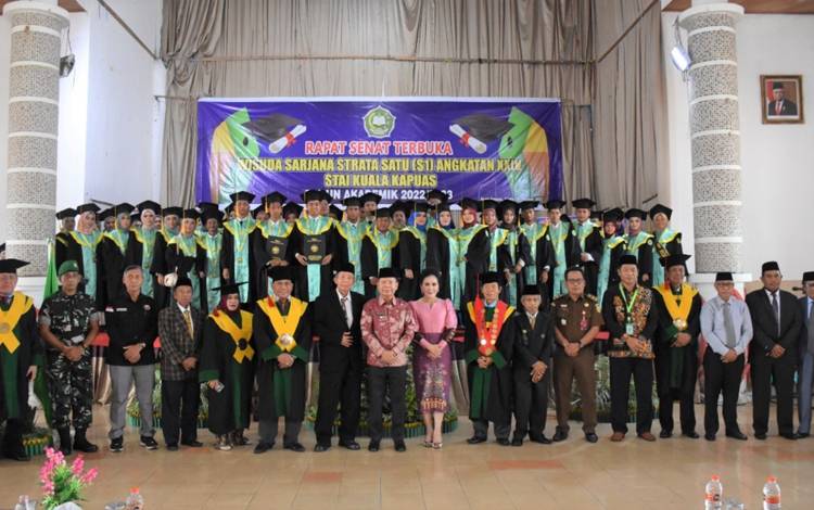 Mahasiswa STAI Kuala Kapuas yang Baru Diwisuda Diharapkan Berperan Membangun Daerah
