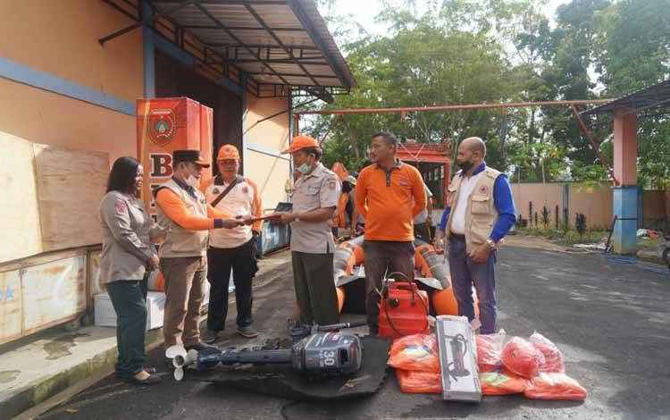Pemprov Kalteng Kirim Bantuan Perahu Karet ke Kobar