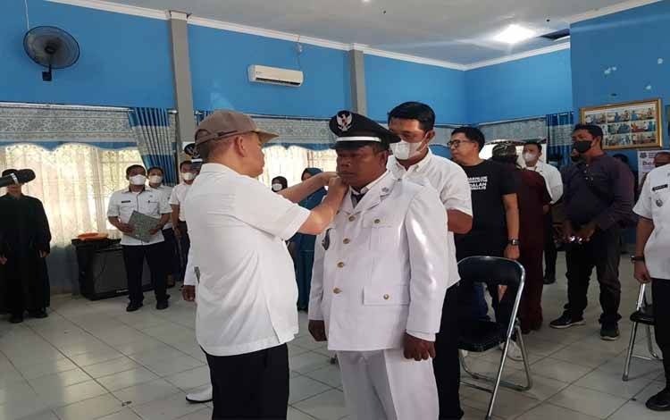 2 Kepala Desa di Kapuas Hasil Pilkades Serentak 2022 Dilantik