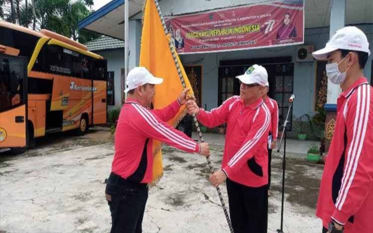 50 Peserta Asal Kapuas Diberangkatkan Ikuti Peringatan Hari Sumpah Pemuda dan IKBAB Tingkat Provinsi