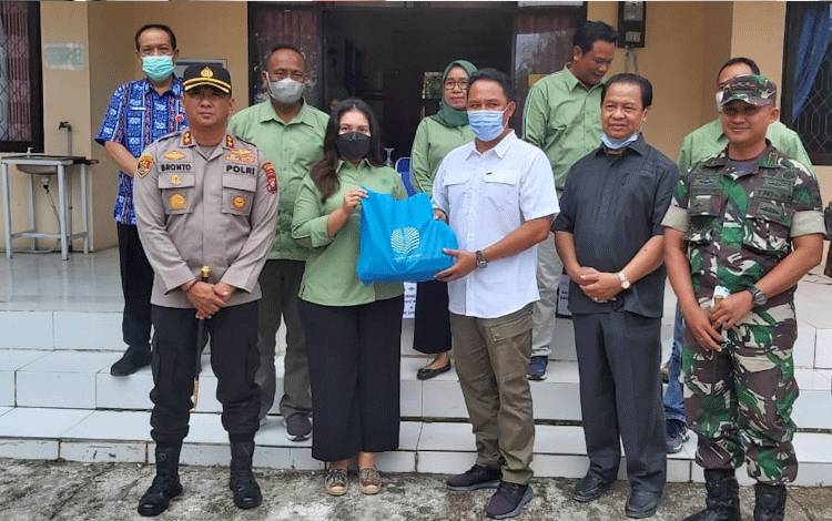 Bantuan Bencana Banjir CSR PT. SSMS, Tbk-CBI Group juga Diserahkan ke Lamandau