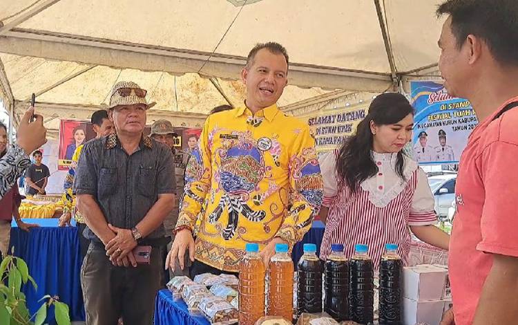 Stan Kecamatan Damang Batu Pamerkan Tanaman Obat-obatan Khas Dayak