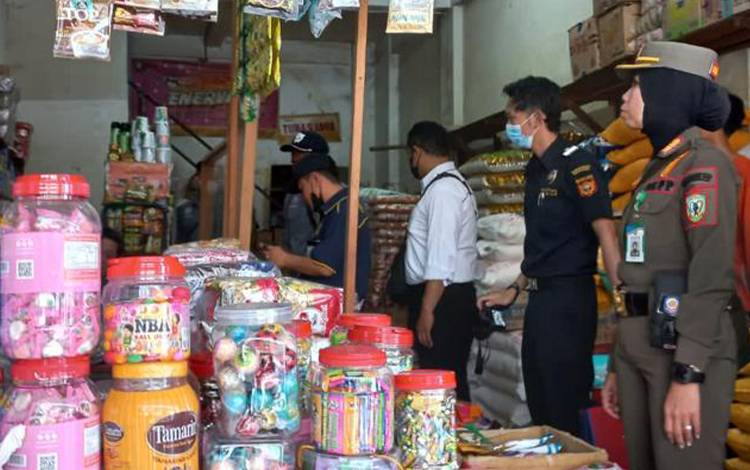 Bea Cukai Kotim Temukan Pedagang Jual Rokok Ilegal