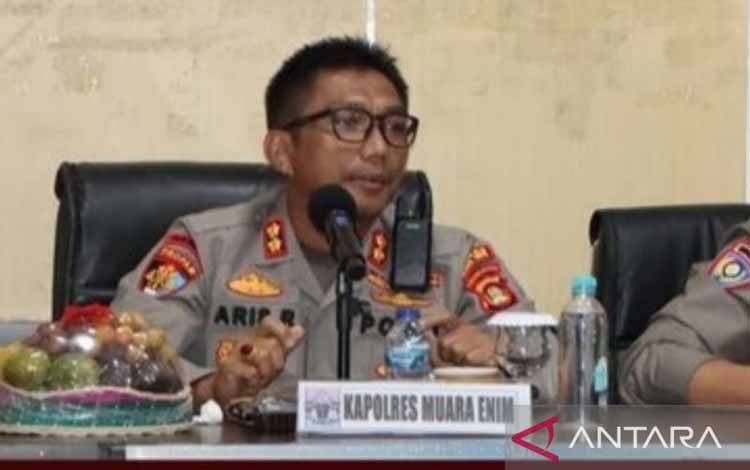 Kapolri Mutasi Kapolres Muara Enim karena Menikah Lagi