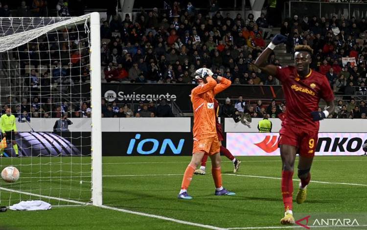 AS Roma Raih Kemenangan Tipis 2-1 atas HJK Helsinki