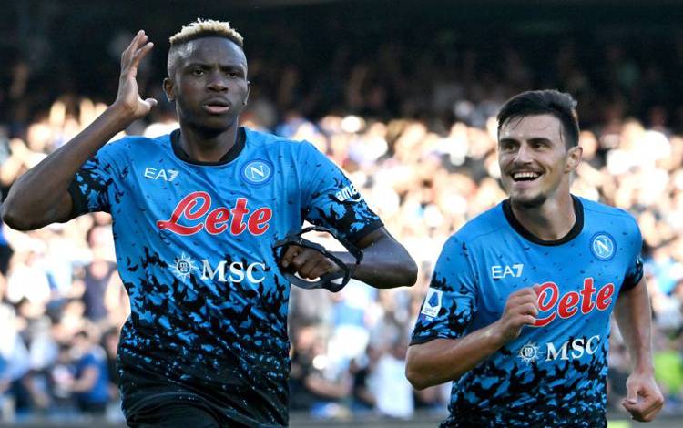 Menang Telak 4-0 atas Sassuolo, Napoli Kukuh di Puncak Klasemen