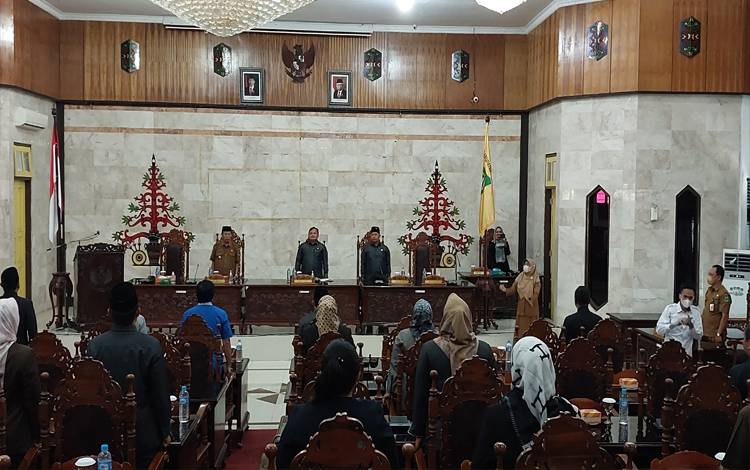 DPRD Kapuas Paripurna Penyampaian Raperda Pengakuan dan Perlindungan Masyarakat Hukum Adat