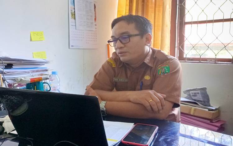 Kabid SMP Barito Timur Ingatkan Rekanan Selesaikan Pekerjaan Tepat Waktu