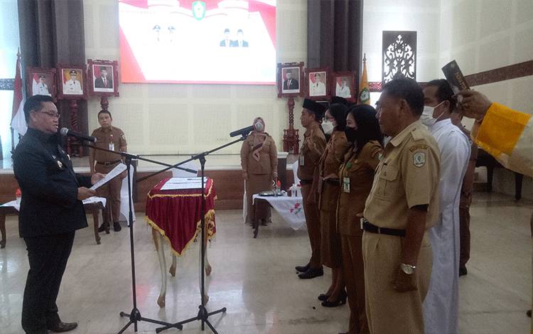 Bupati Kotim Kukuhkan 114 Pejabat Administrator dan Pengawas