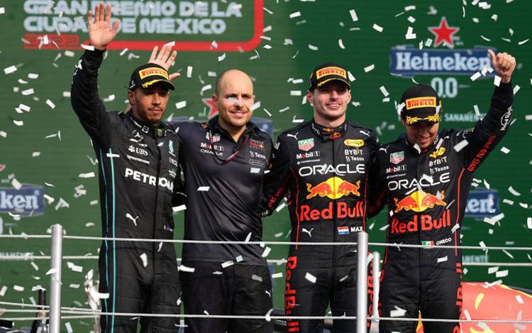 Pebalap Red Bull Naik Podium Ganda di Kampung Sergio Perez