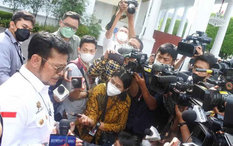 Presiden Perintahkan Menteri Pertanian Cek Data Stok Beras