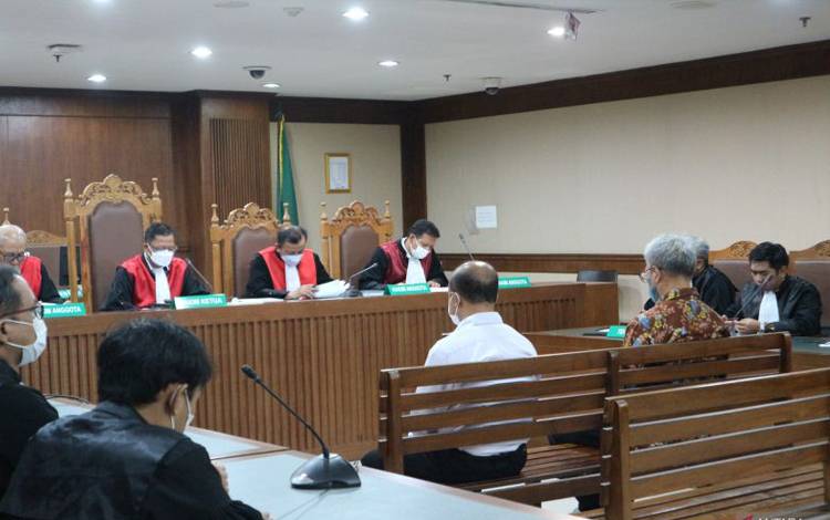 Mantan Dirut PNRI dan Ketua Tim Teknis KTP-el Divonis 4 Tahun Penjara