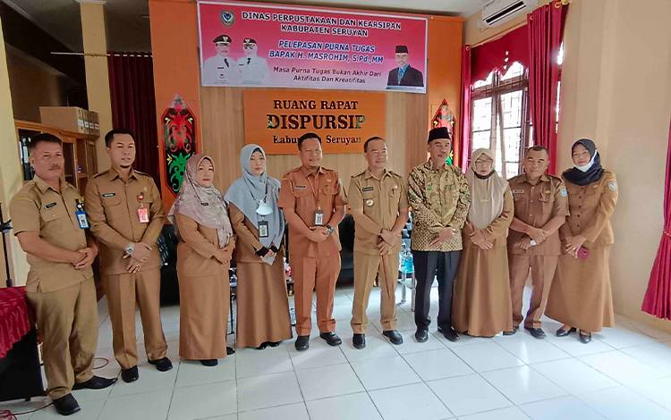 Bupati Seruyan Hadiri Pelepasan Purna Tugat dan Serah Terima Jabatan Kepala Dispursip