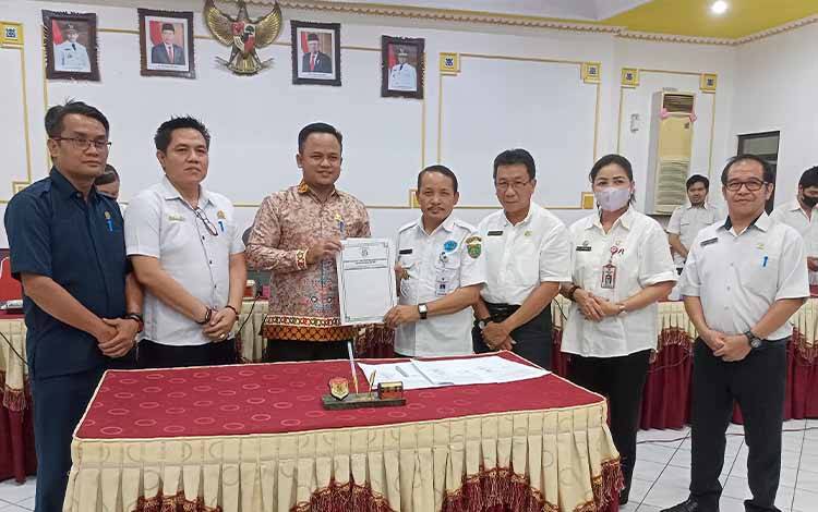 DPRD Barito Timur dan Eksekutif Teken Nota Keuangan KUA-PPAS APBD 2023