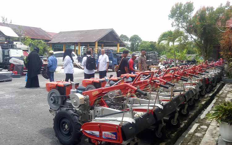 Kelompok Tani Kotim Dapat Bantuan Alsintan