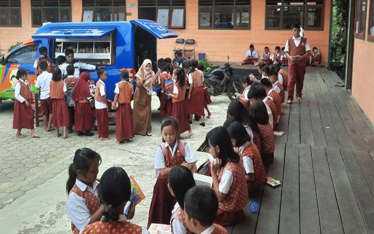Perpustakaan Keliling Bantu Masyakarat Desa