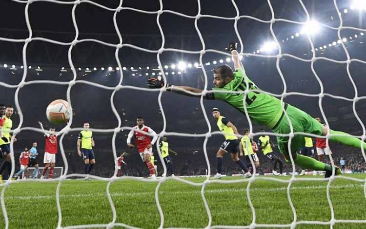 Tierney Tuntun Arsenal ke 16 Besar Usai Taklukkan Zurich 1-0