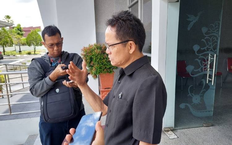 Ketua Komisi I DPRD Kalteng, Yohannes Freddy Ering. (FOTO: DONNY D)