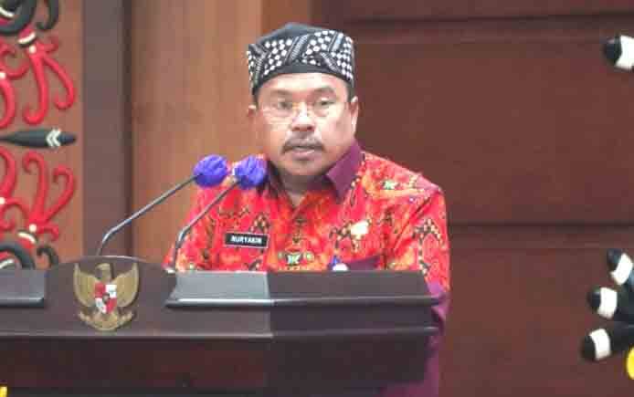 Sekretaris Daerah (Sekda) Kalimantan Tengah (Kalteng), Nuryakin saat pelepasan kalifah MTQ Kalteng di Aula Eka Hapakat, Jumat, 4 November 2022. (FOTO: IST)