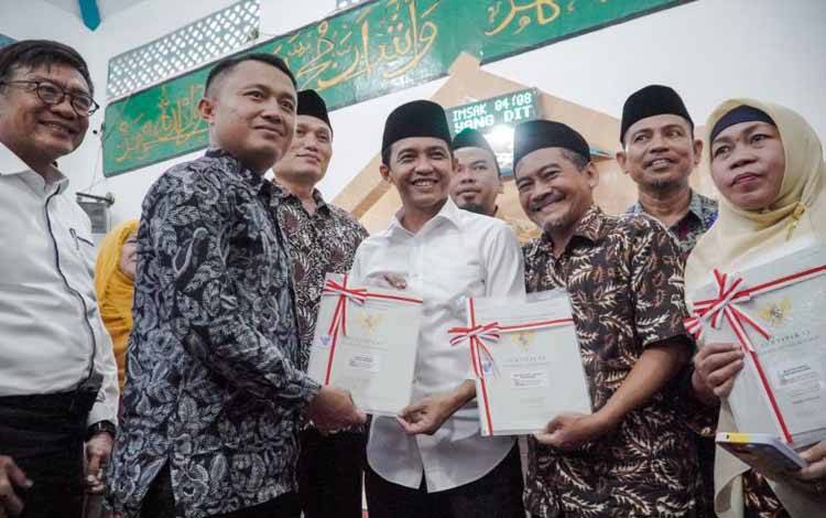 Pemerintah akan Sertifikasi Seluruh Tanah Wakaf pada 2024