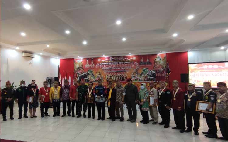 Yansen Binti: Gerdayak Terbuka Sebagai Wadah Himpunan Generasi Dayak