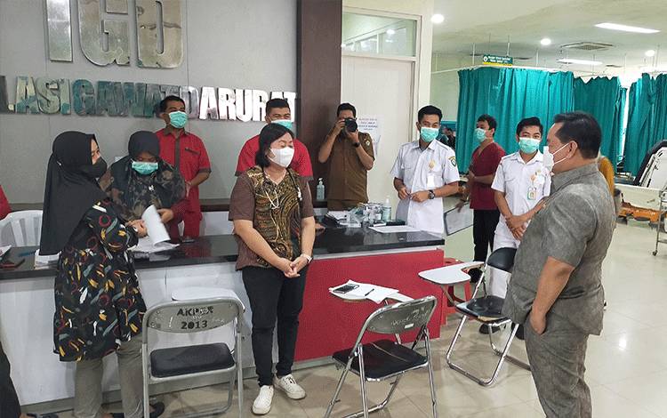Dua Pria ini Harus Dirawat di RSUD dr Murjani Akibat Jadi Korban Pengeroyokan
