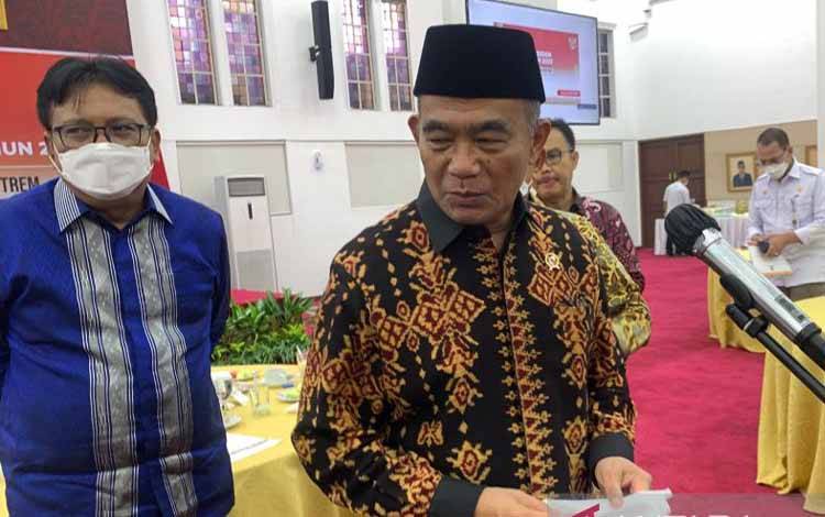 Menteri Koordinator Bidang Pembangunan Manusia dan Kebudayaan (Menko PMK) Muhadjir Effendy. FOTO ANTARA/Wuryanti Puspitasari.