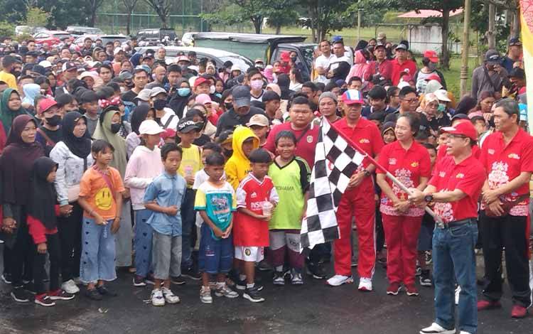 Ribuan Warga Ikuti Jalan Sehat di Kasongan?