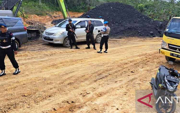 Tambang ilegal batu bara di kawasan Tahura Bukit Soeharto, satu yang bisa ditindak aparat. ANTARA/Novi Abdi