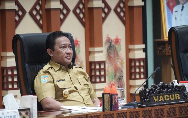 Wagub Kalteng,?Edy Pratowo menghadiri rakor pengendalian inflasi di daerah bersama Mendagri RI secara virtual dari Aula Jayang Tingang, Senin, 7 November 2022. (FOTO: IST)