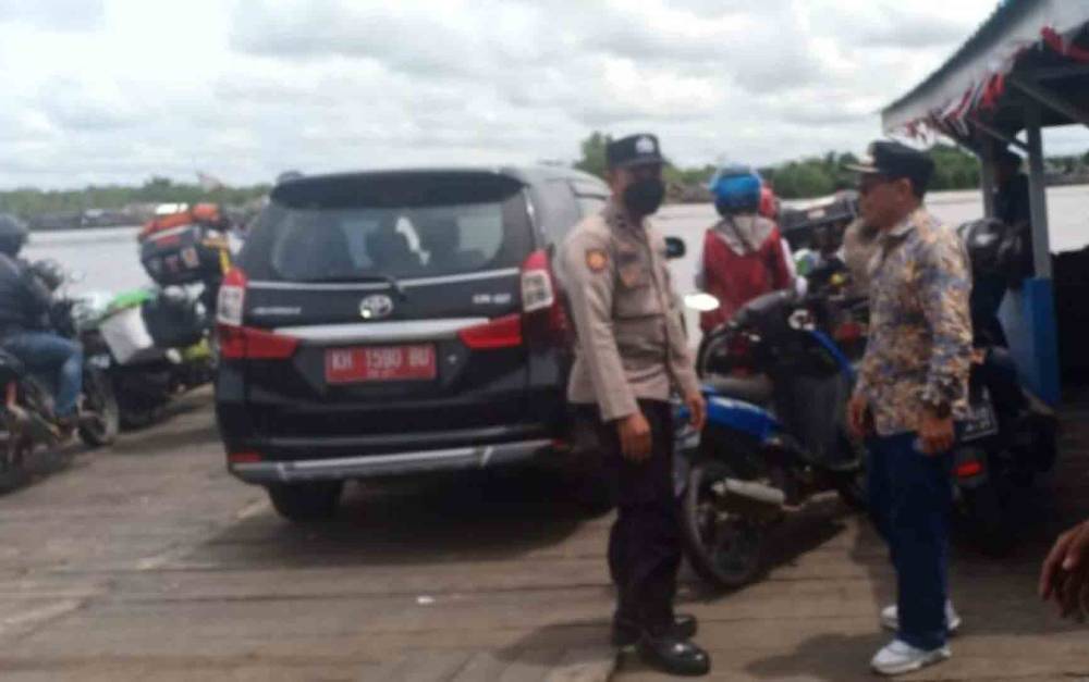 Polsek Kapuas Barat Imbau Feri Penyeberangan Tidak Melebihi Muatan