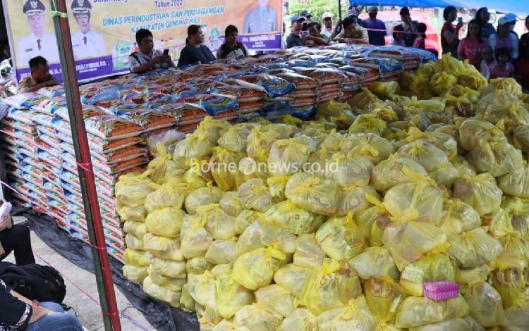 Pemkab Gunung Mas Sediakan Ribuan Paket Sembako Murah untuk Masyarakat di Kahayan Hulu Utara