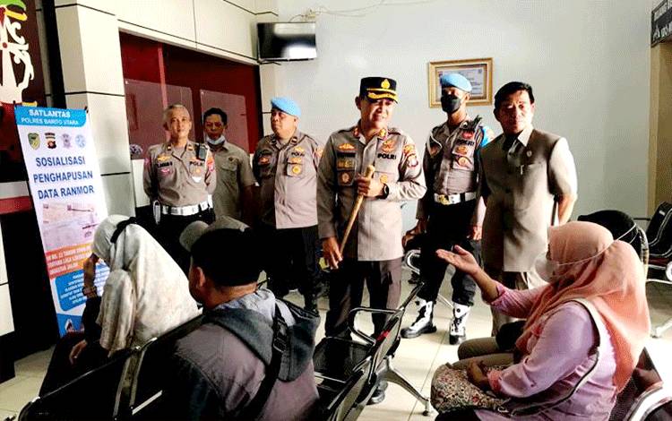Kapolres, Ketua Komisi III DPRD dan PWI Cek Pelayanan Publik Polres Barito Utara