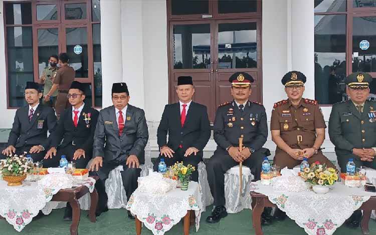 Bupati Ajak Masyarakat Lanjutkan Semangat Pahlawan untuk Bangun Gunung Mas