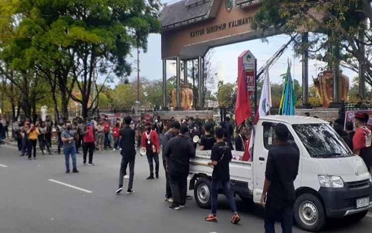 2 Kubu Berbeda Pendapat Mendatangi Kantor Gubernur Kalteng