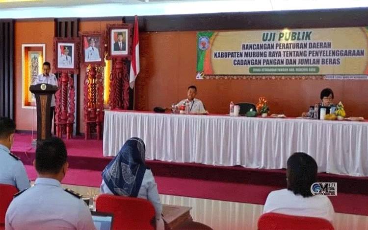Uji publik Raperda Cadangan Pangan dan Jumlah Beras. (Foto Trisno)?