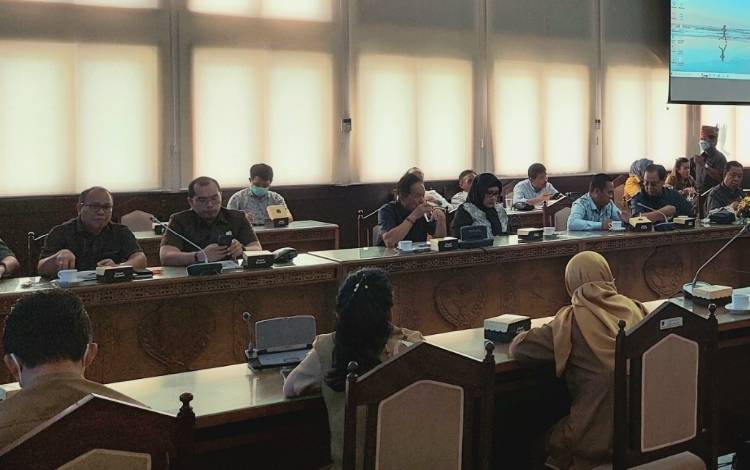 Dewan Minta Pemda Dorong Semangat Guru yang Bertugas di Wilayah Pelosok Kalteng